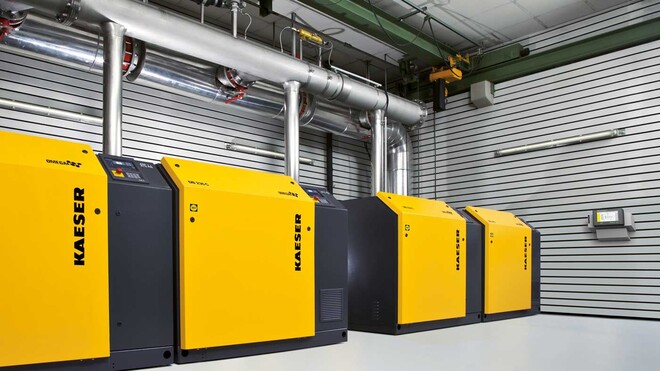 Dúchadlová stanica s dúchadlami s rotačnými piestami od spoločnosti KAESER KOMPRESSOREN.