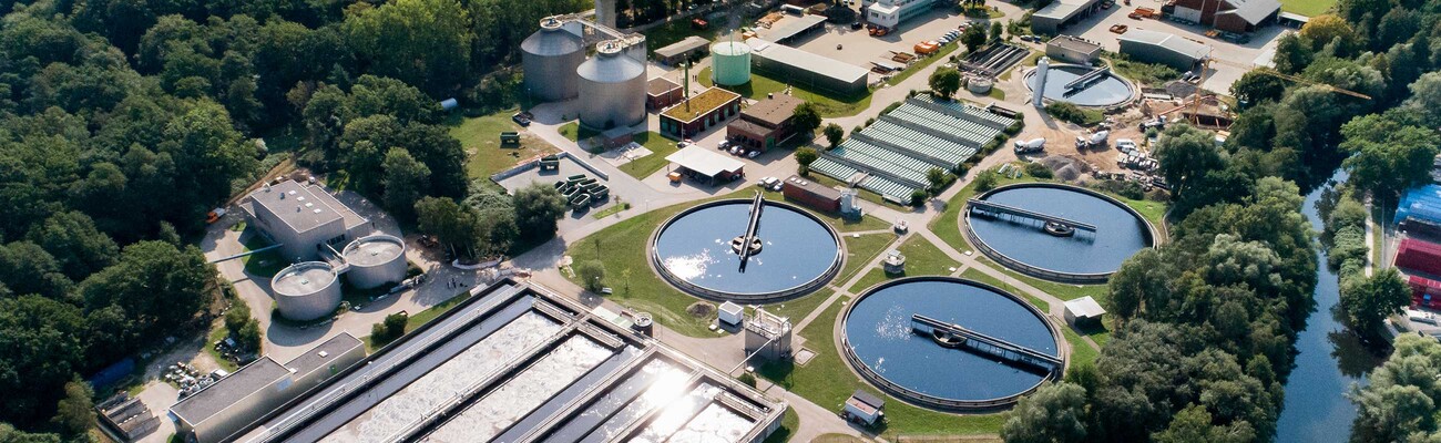 Usadzovacia nádrž čistiarne Lüneburg.