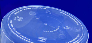 Dno plastovej fľaše vyrobenej firmou Fürst GmbH.