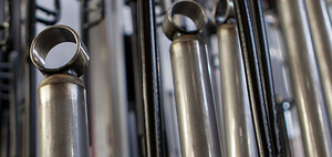 Surovina na tlmiče spoločnosti ZF Friedrichshafen