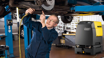 Stanica piestového kompresora i.Comp 9 s integrovaným kondenzačným sušičom je ideálnym vzduchovým kompresorom do autoservisu.